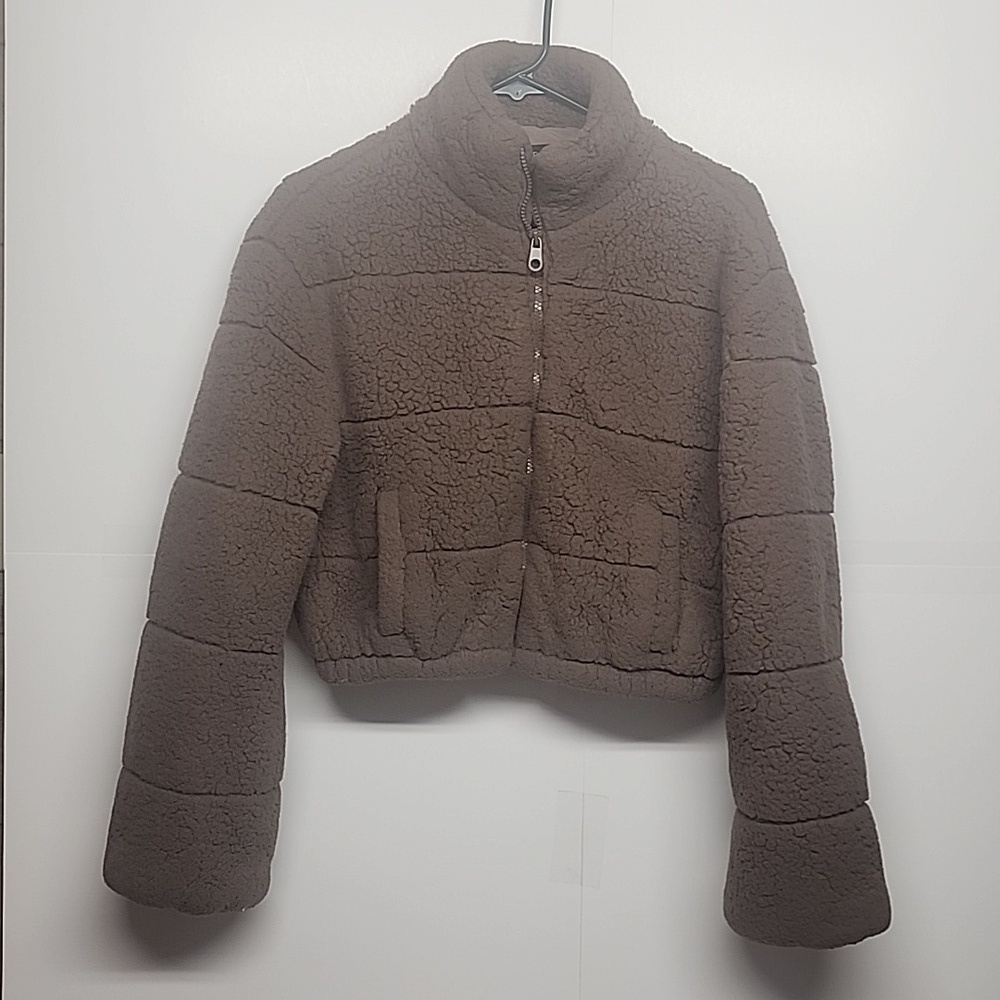 Love Tree sz small mocha, super soft zippered cropped warm jacket. Fall, winter